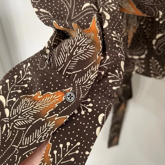 EQUIPMENT Brown Long Sleeve Tie Waist Silk Top Size 12 - Picture 12 of 13